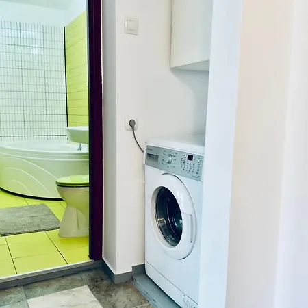 Apartment Modern With Reserved Parking *
